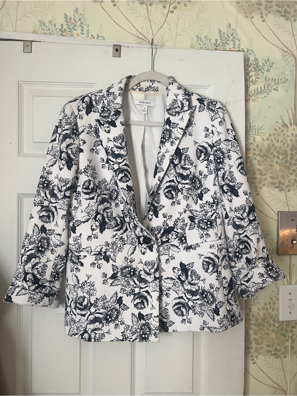 Nine West White & Navy Floral Blazer Jacket